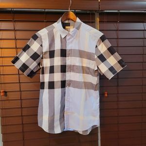 Men's Authentic Short Sleeve Burberry Shirt - Size Small